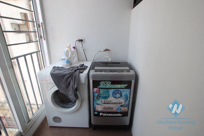 Lake view 2 bedroom apartment for lease in Tay Ho district, Hanoi